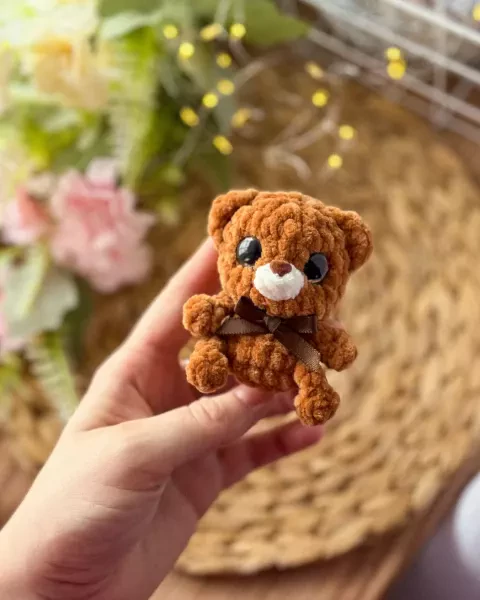 Малыш медвежонок