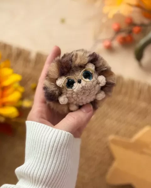 Ёжичек в подсолнухе