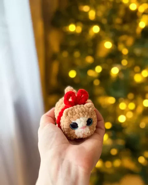 Котик в веночке