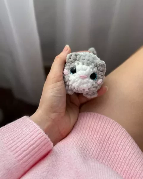 Котики в корзинке
